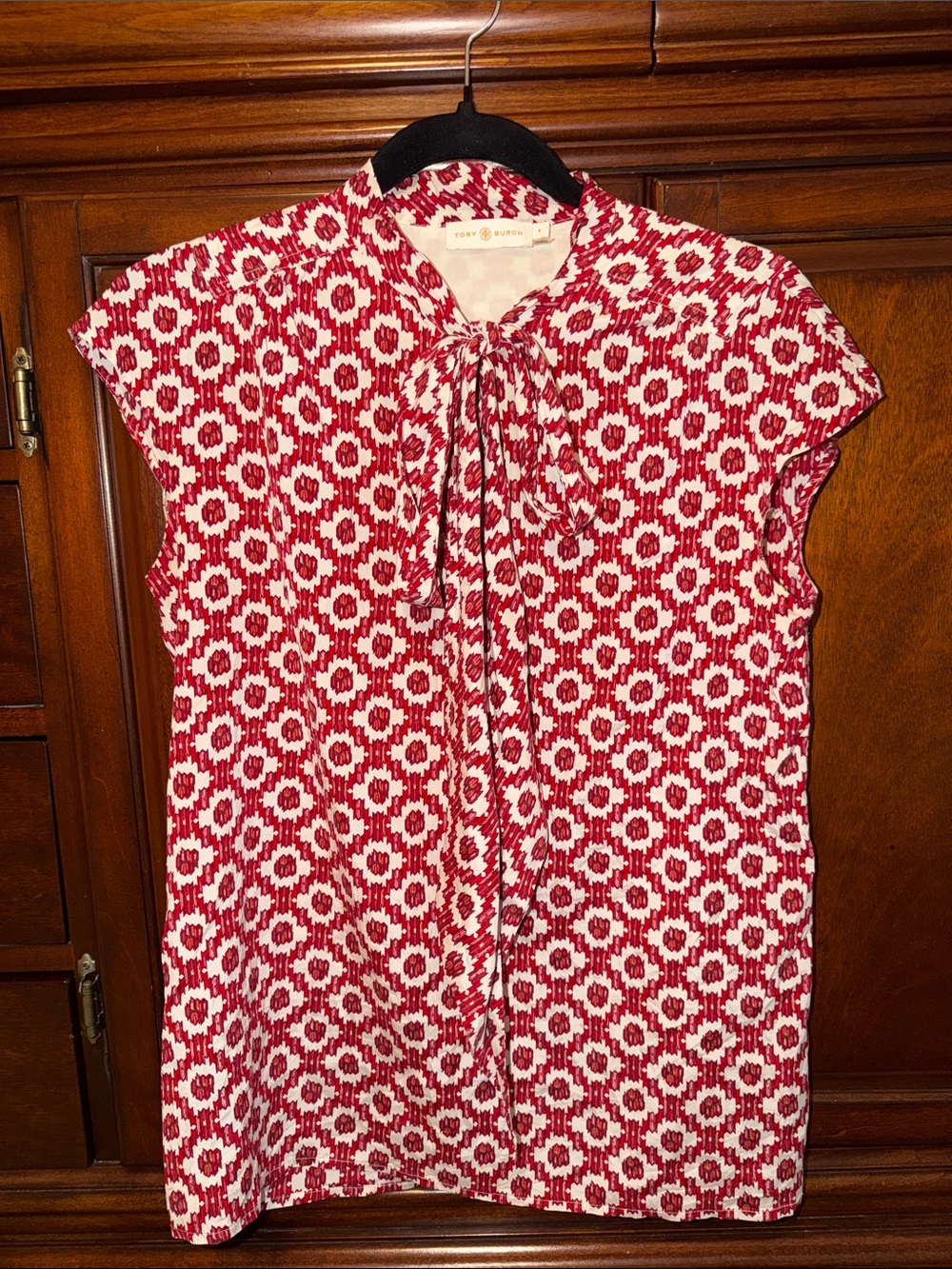 Torn Burch silk size 4 tie neck blouse
